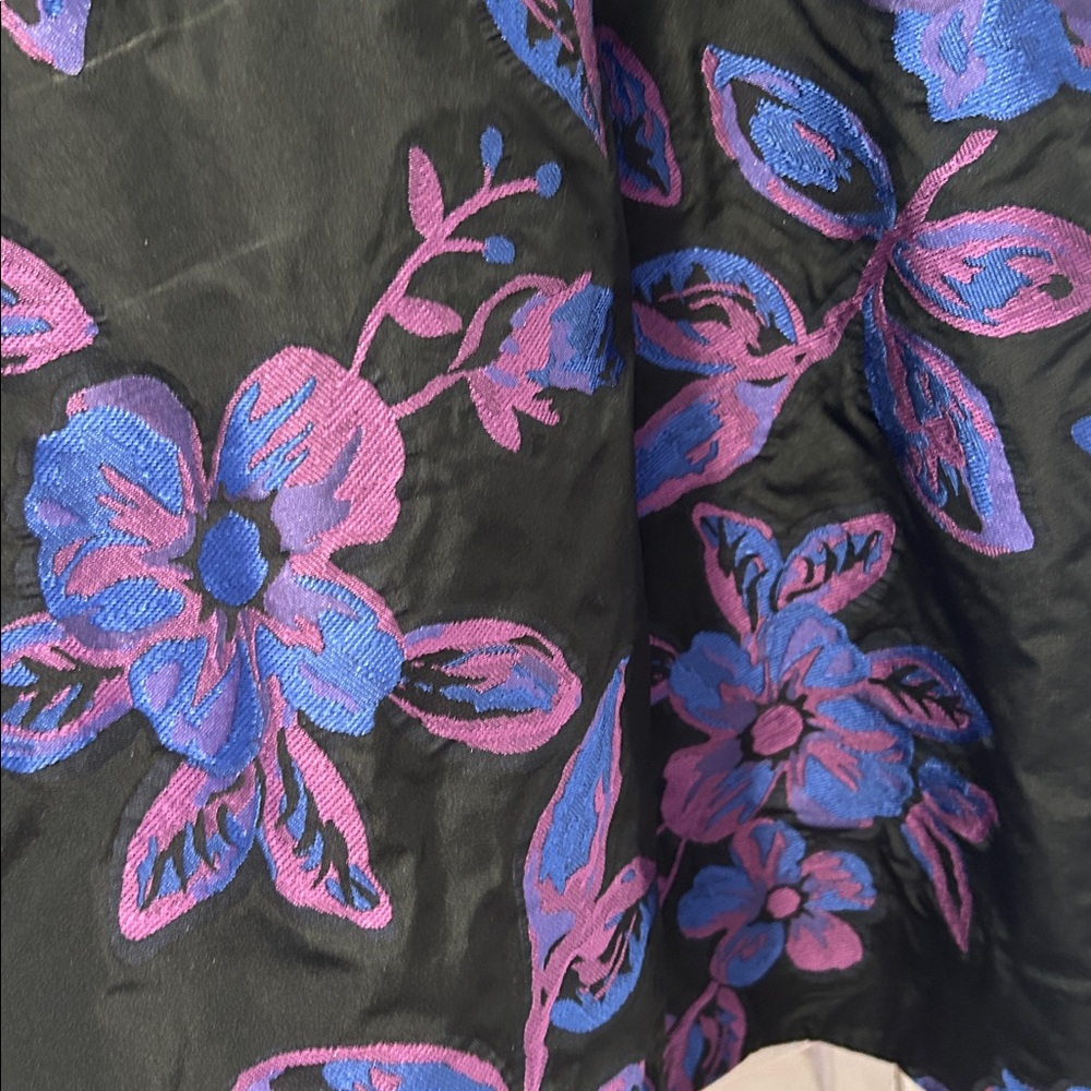 Aidan Mattox. Size 8. Gorgeous cocktail/party dress with peekaboo keyhole back. - Picture 5 of 13